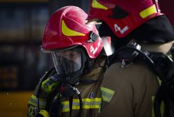 Ciężarówka wojskowa zderzyła się z osobówką. Akcja służb