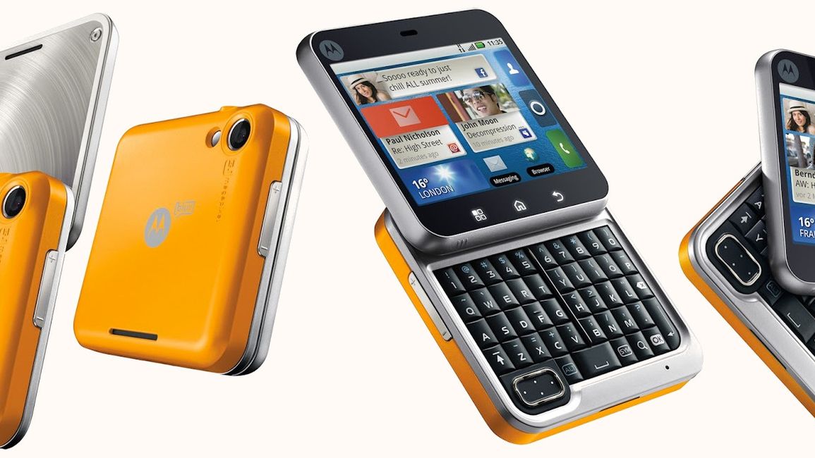 Motorola FlipOut, czyli kwadratowy maluch z QWERTY [Podróż w czasie] 1
