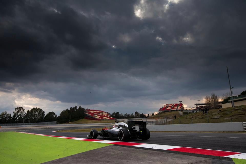 Czarne chmury nad McLarenem