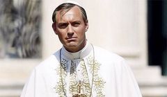 Jude Law papieżem w serialu "The Young Pope" (wideo)