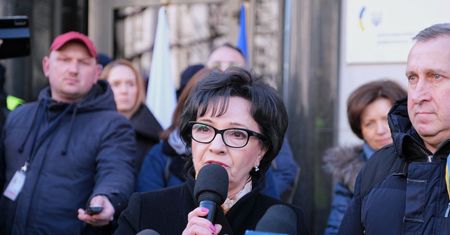 Marszałek Witek do Putina. "Jest pan zbrodniarzem i wielkim tchórzem"