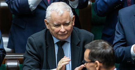Jak kończy PiS? "Zastanawiałem się nad trzy na szynach" [OPINIA]