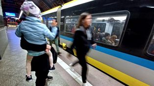 Zmiana czasu. Te pociągi zatrzymają się na godzinę w nocy z 25 na 26 października