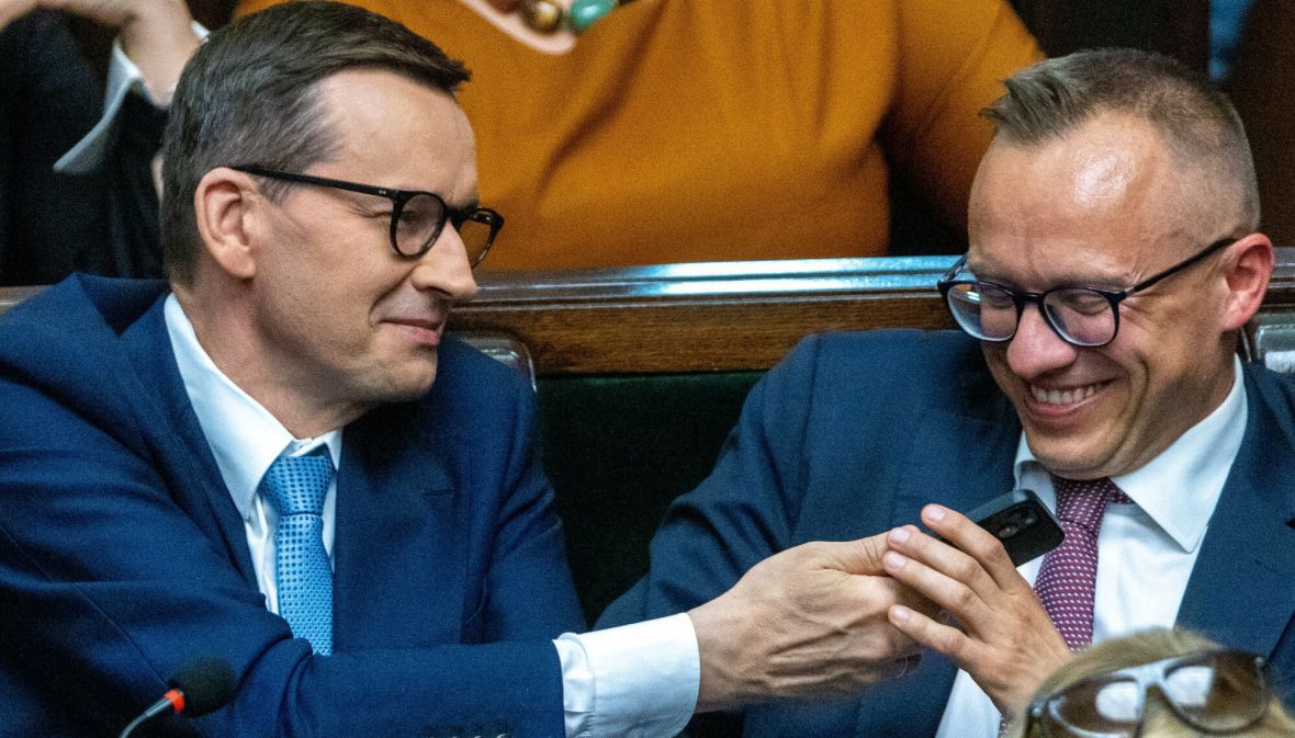 Mateusz Morawiecki i Artur Soboń podczas posiedzenia Sejmu
