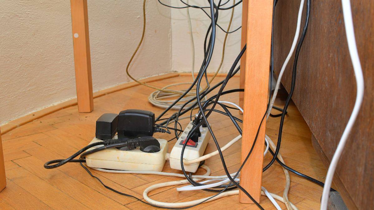 Jak wyeliminować problem splątanych kabli?