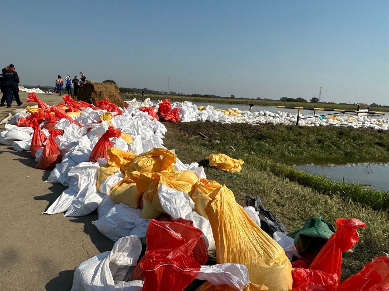 Trwa walka o wał w Marcinkowicach