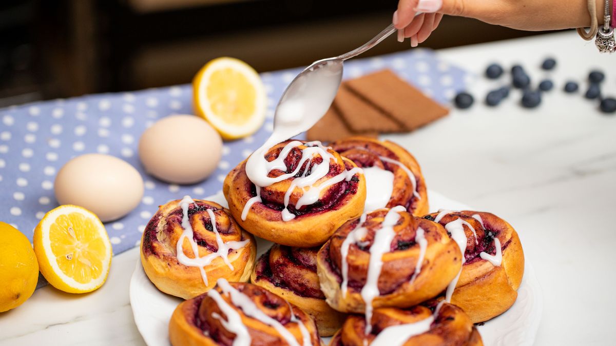 Zakręcone bułeczki jagodowe