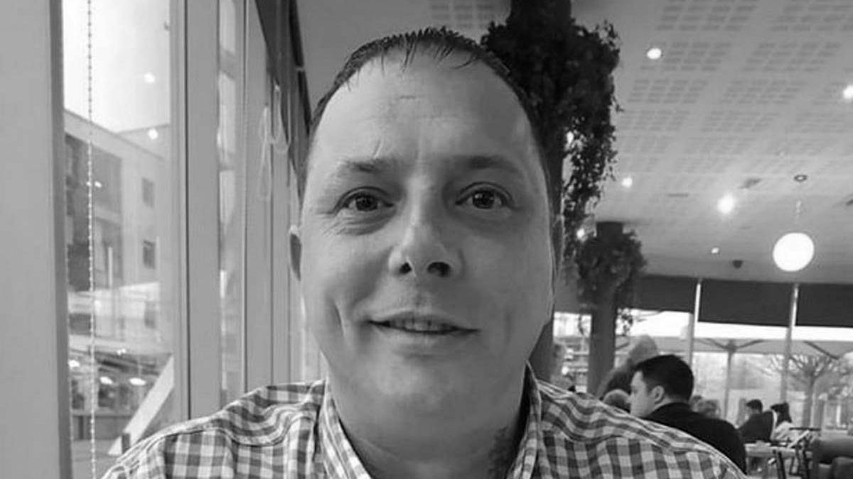 Jej mąż nagle stracił przytomność po ataku śmiechu. Okazało się, że ciężko chorował