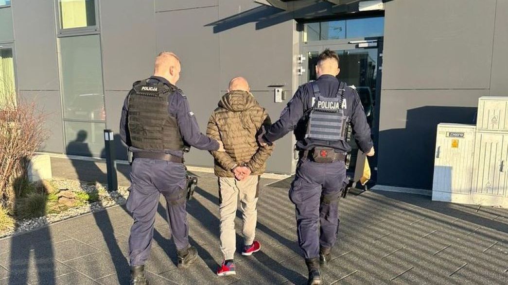 Mężczyzna zapłacił znalezioną kartą m.in. za prezent dla swojej dziewczyny 