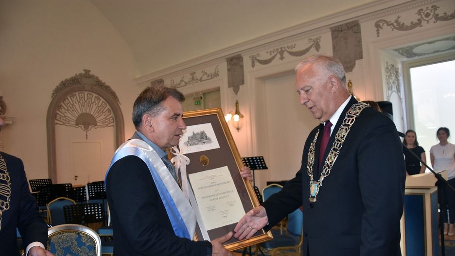 Waldemar Krzystek został w 2018 r. Honorowym Obywatelem Legnicy