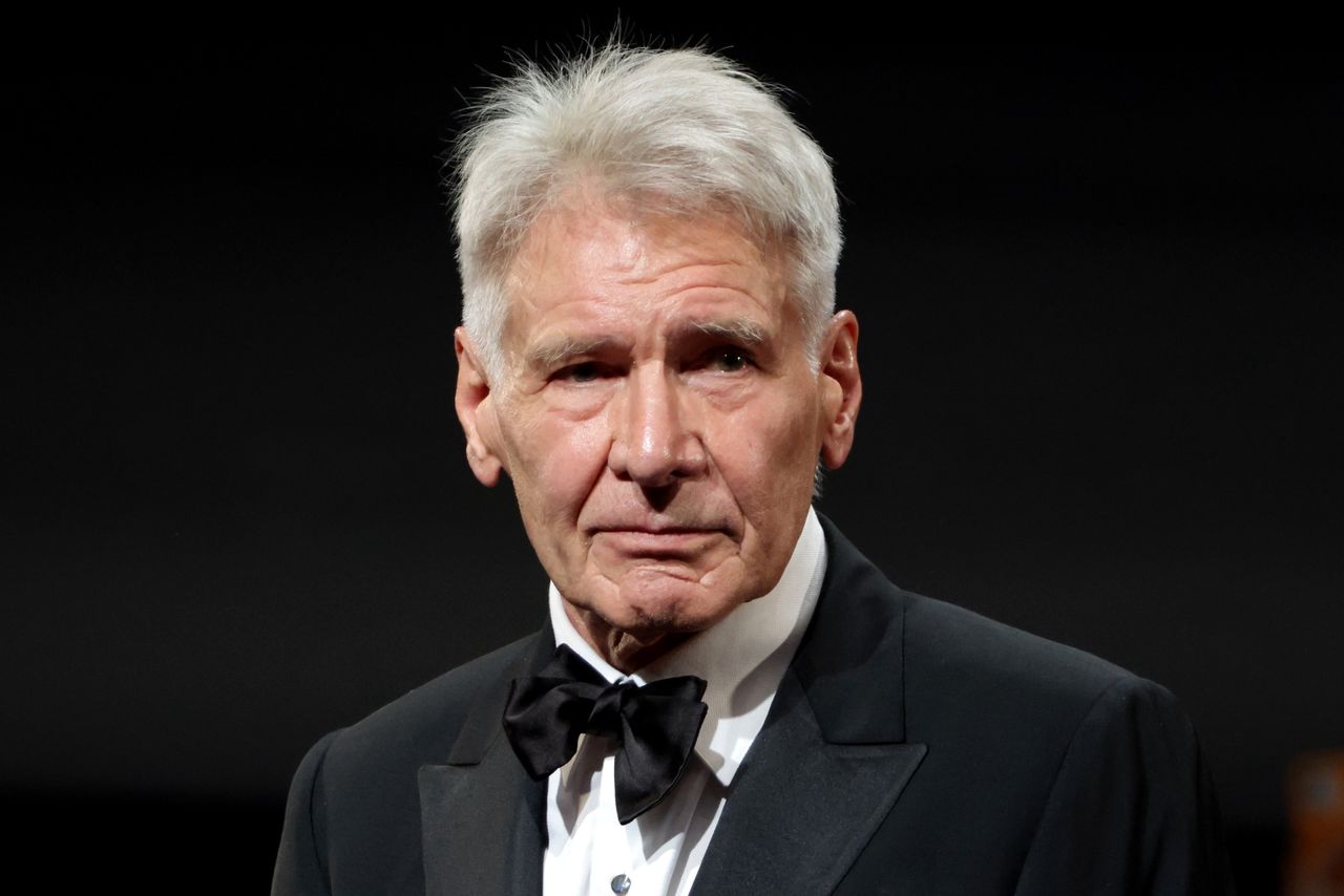 Harrison Ford sidelined by shingles, skips Oscar presentation