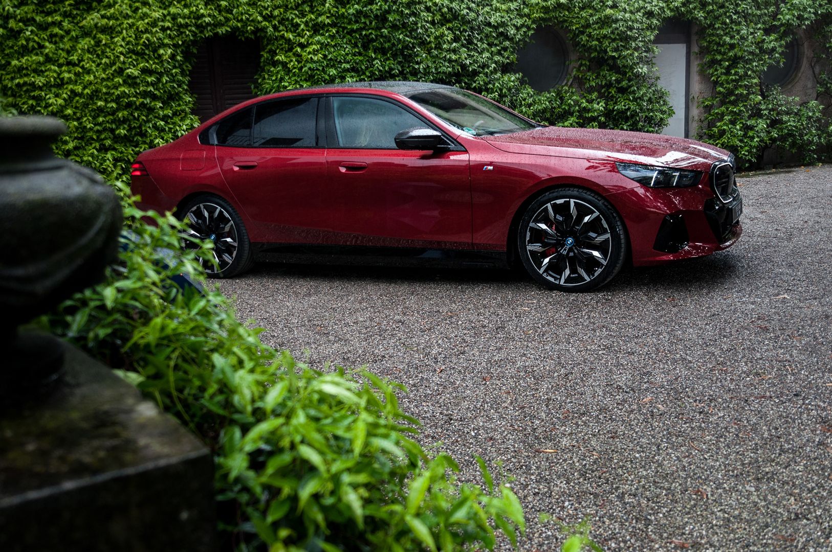 BMW i5 (2023)