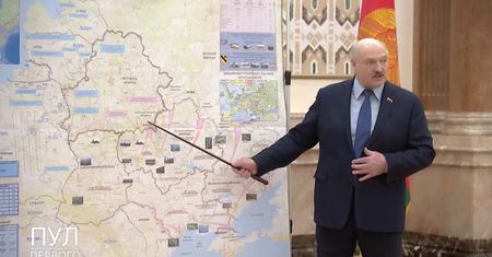 Łukaszenka z mapą Ukrainy. Miał przekonywać o ataku na Białoruś