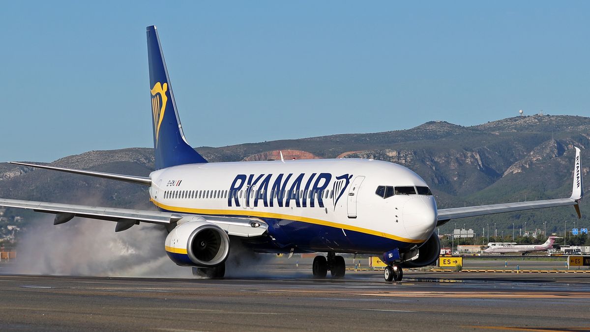 UE chce sprawdzać emisję CO2 w lotach