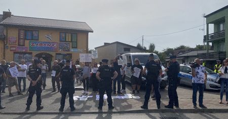 Incydent po konferencji PiS-u. Policja ściągnęła specjalny zespół
