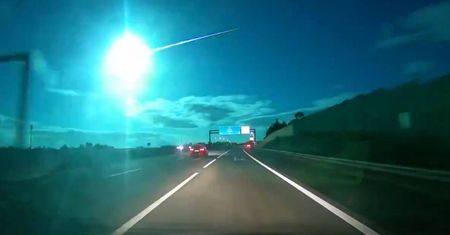 Kula ognia na niebie. Liczne nagrania z Hiszpanii i Portugalii