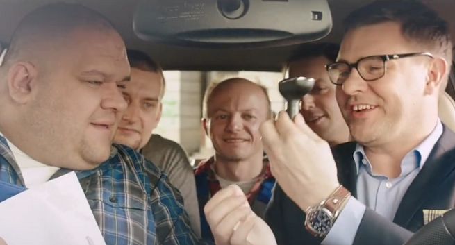 Tomasz Karolak reklamuje internet samochodowy w Orange dla Firm (wideo)