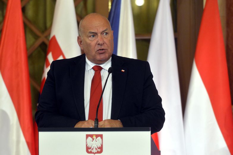 Minister finansów Tadeusz Kościński liczy na wyraźnie mniejszy deficyt w budżecie EPA/Attila Kovacs Dostawca: PAP/EPA.