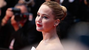 Jennifer Lawrence dwukrotnie poroniła, a teraz wychowuje "tęczowe dziecko". "Myślałam o tym, będąc w ciąży"