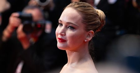 Jennifer Lawrence dwukrotnie poroniła, a teraz wychowuje "tęczowe dziecko". "Myślałam o tym, będąc w ciąży"