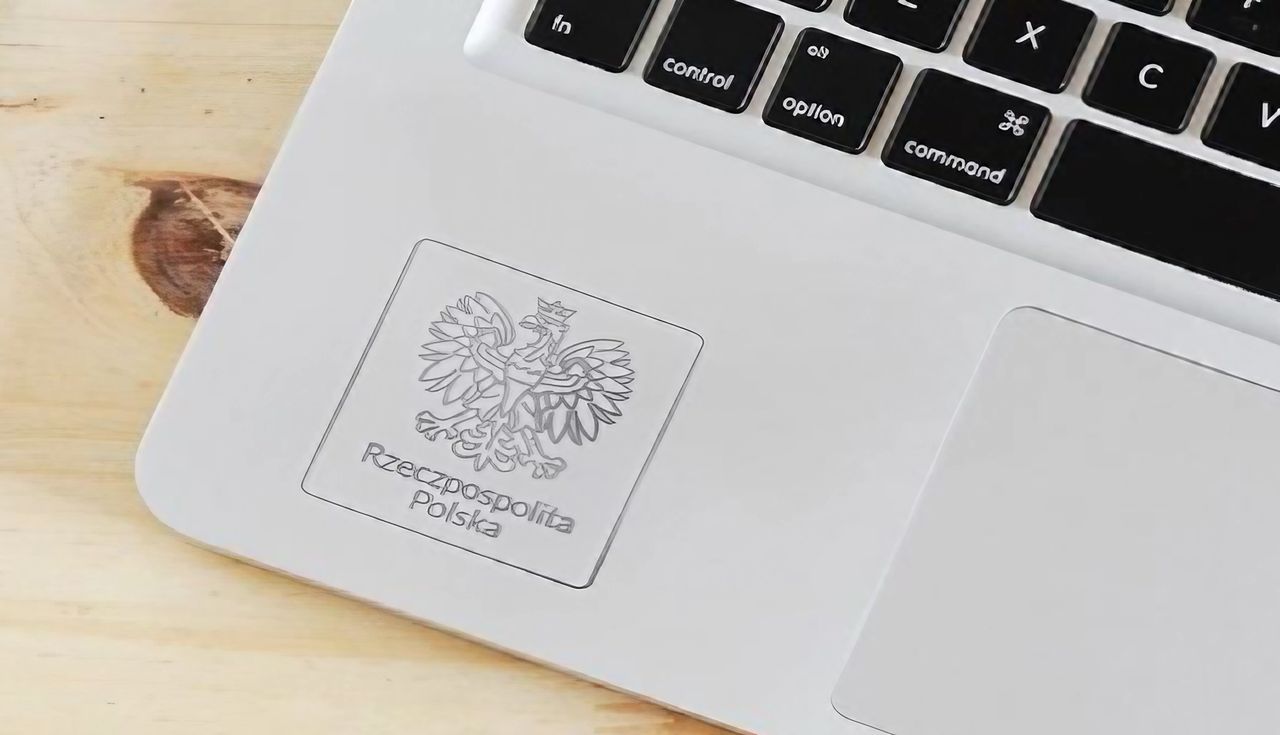 Darmowe laptopy dla czwartoklasistów. Rząd wybrał model