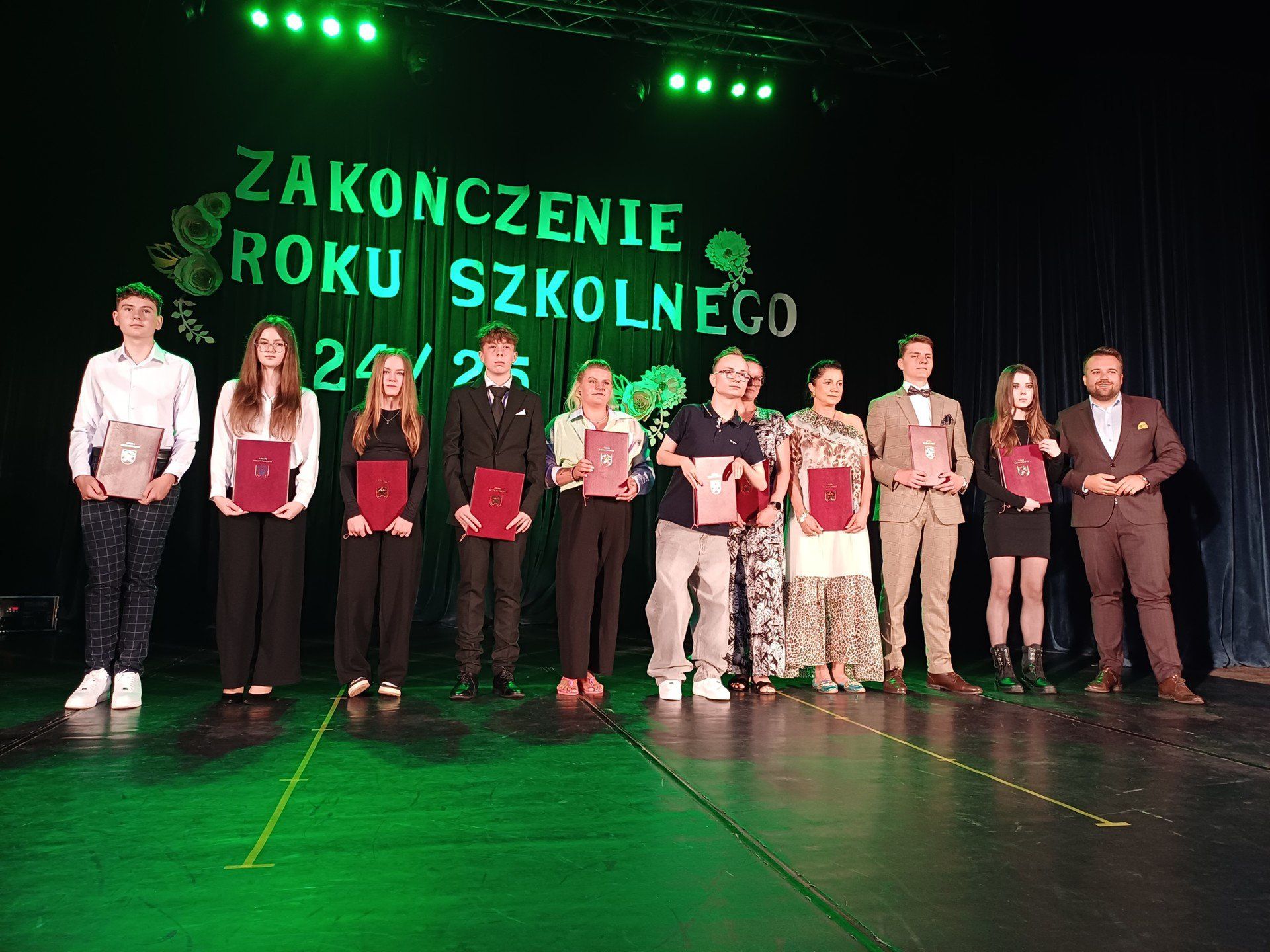 Uroczyste podsumowanie roku szkolnego 2024/2025 połączone z wręczeniem stypendiów i nagród Miasta Starachowice dla wyróżniających się uczniów szkół podstawowych.