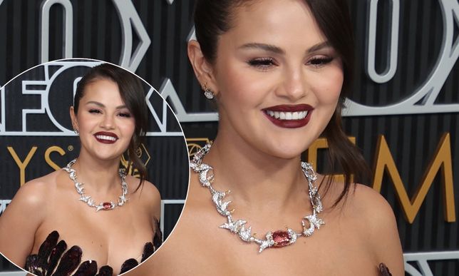 Selena Gomez na gali Emmy 2024. Dodała sobie lat?