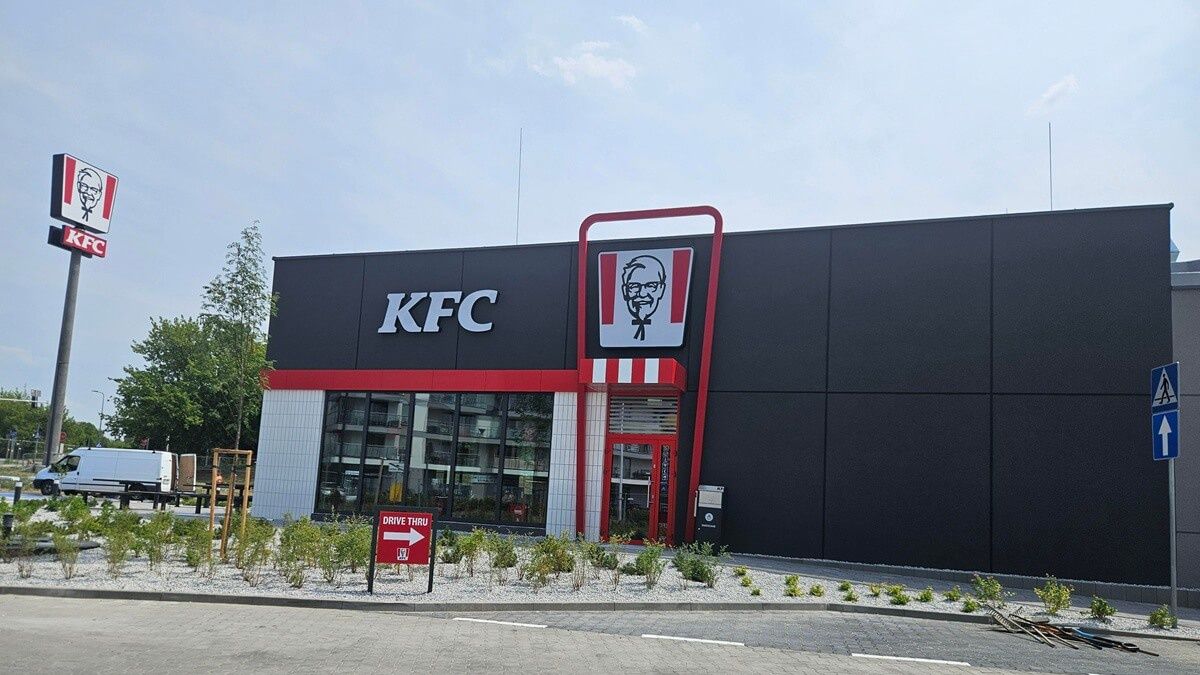 KFC na ul. Granata (niedaleko Zalewu Zemborzyckiego)