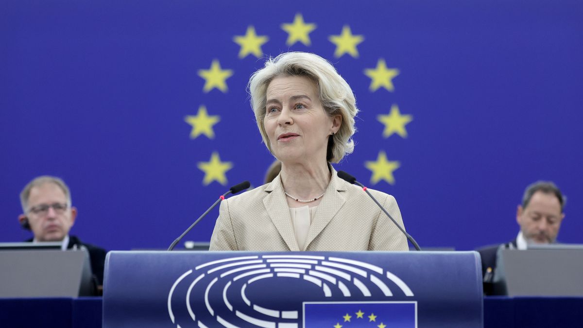European Commission President Ursula von der Leyen speaks during a debate on the 'Situation in Hungary and frozen EU funds' at the European Parliament in Strasbourg, France, 17 January 2024. The EU Parliament's session runs from 15 till 18 January 2024. EPA/RONALD WITTEK Dostawca: PAP/EPA.