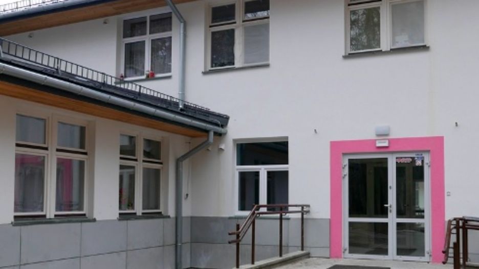 Mazowieckie. Tragedia w  ośrodku dla uchodźców w Dębaku koło Podkowy Leśniej. Dzieci zatruły się grzybami. Dwóch chłopców jest w stanie ciężkim, oczekują na przeszczep wątroby (UdSC)