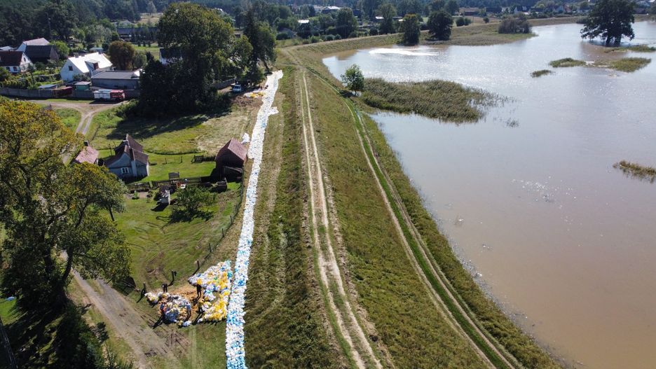 rzeka Odra
Lech Muszy�ski
dron, Odra, PODTOPIENIA, rzeka, widok, z drona, z g�ry, zagro�enie, zalanie