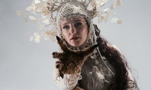 Magia, góralskie rytuały i elektronika. "Szeptucha" Basi Giewont w Studio Buffo