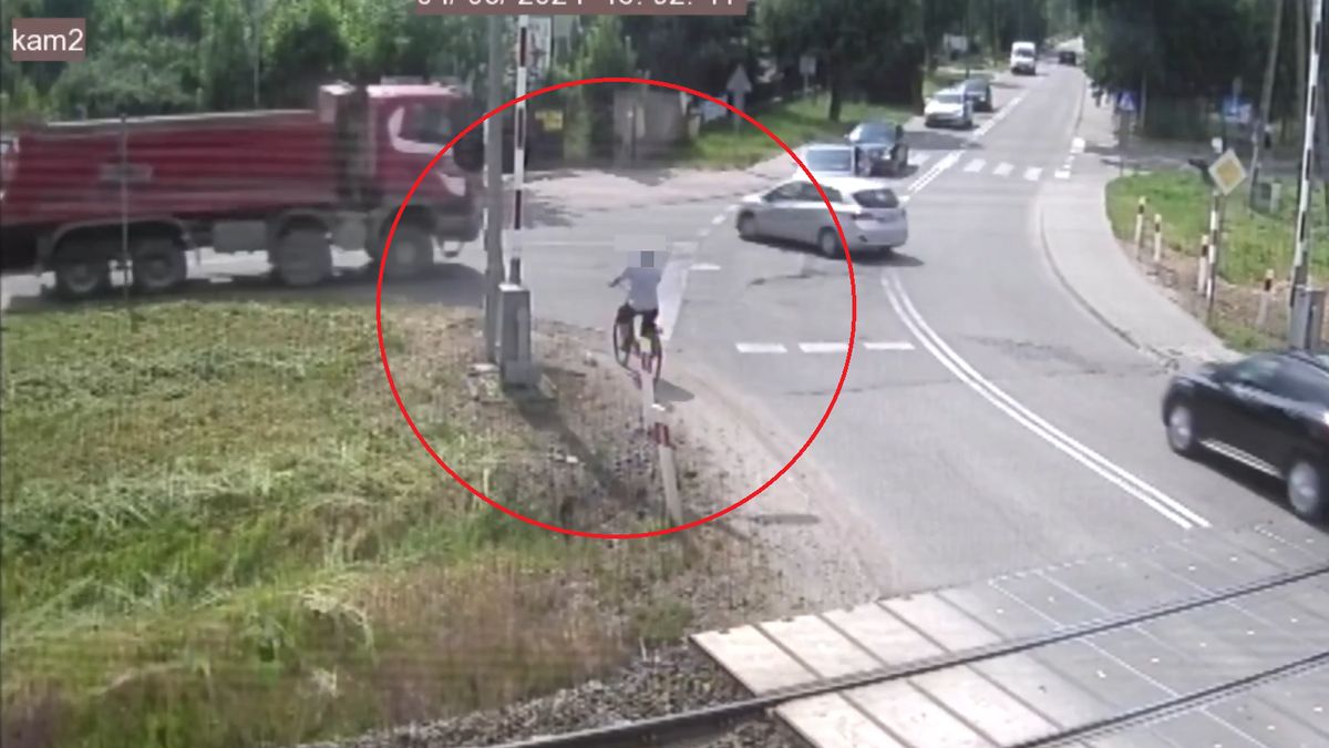Rowerzysta omal nie wjechał pod koła ciężarówki