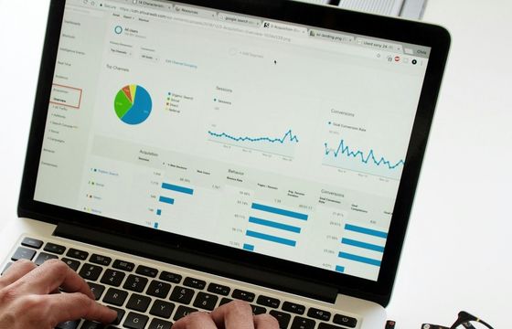 Reklama online w Polsce w 2025 r. warta 10,9 mld zł. Coraz ważniejszy SEM