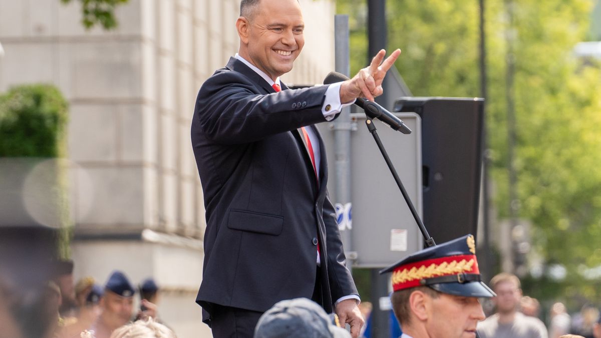 WARSAW, POLAND - 2025/08/06: Karol Nawrocki speaks during the event. Crowds gathered during the inauguration of President Karol Nawrocki in Warsaw, Poland. (Photo by Marek Antoni Iwaczuk/SOPA Images/LightRocket via Getty Images)
