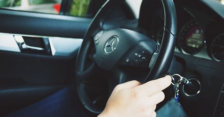 Polscy kierowcy podzieleni na dwie grupy? Rząd proponuje zmiany