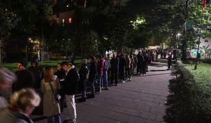 W Krakowie nadal mogą głosować. Tłumy w kolejce