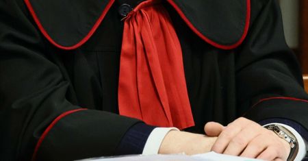 Głośna sprawa lekarza z Konina. Zabezpieczono 1 mln zł w obligacjach