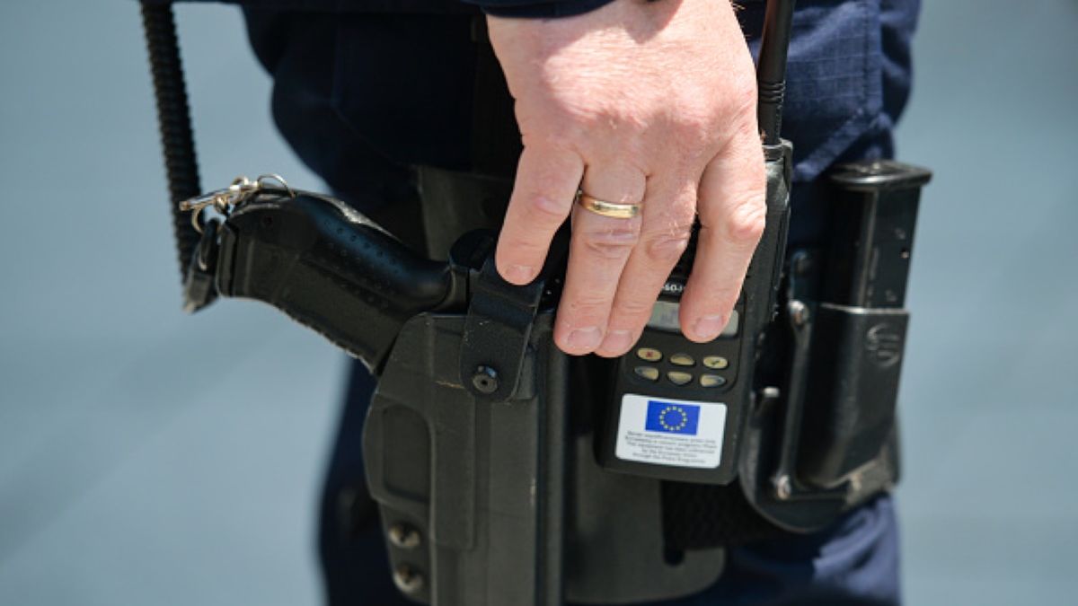 Funkcjonariusz policji Trzemeszn zgubił służbową broń. W środku znajduje się amunicja, poszukiwania nadal trwają