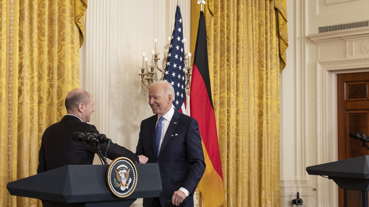 President Biden Welcomes German Chancellor Scholz To The White HouseWASHINGTON, DC - FEBRUARY 07: U.S. President Joe Biden (R) and German Chancellor Olaf Scholz shake hands following a joint news conference in the East Room of the White House on February 07, 2022 in Washington, DC. This marks the first official visit to Washington for Scholz as he is expected to be pressed on Germany's stance on sanctions against Russia should they invade Ukraine. (Photo by Anna Moneymaker/Getty Images)Anna Moneymakerbestof, topix