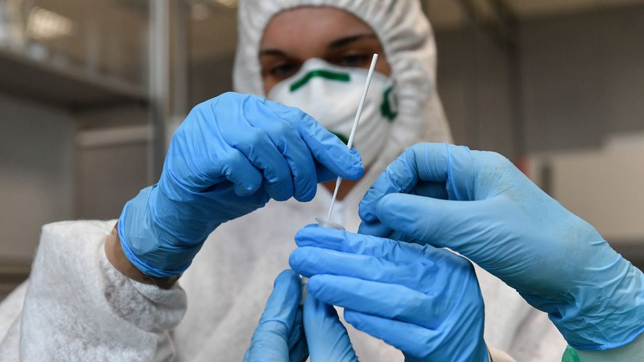 Polscy inżynierowie opracowali maszynę do szybkich testów na koronawirusa 