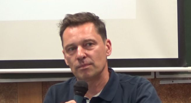 Krzysztof Ziemiec w nowej roli. "Żadna praca nie hańbi"