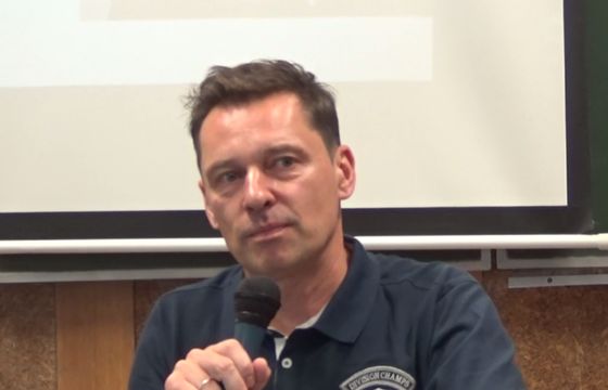 Krzysztof Ziemiec w nowej roli. "Żadna praca nie hańbi"