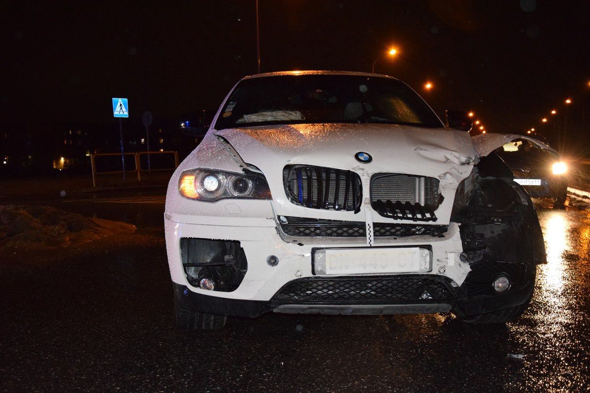 Trik z tablicami zabroniony. Kierowca tego BMW odczuje to boleśnie