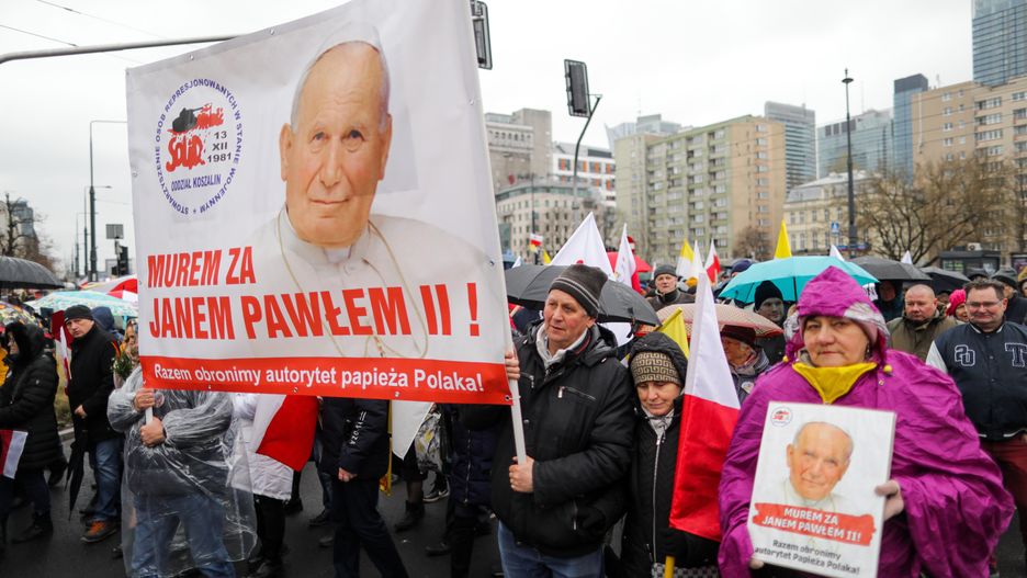 Marsz Papieski w Warszawie. Lawina komentarzy w sieci