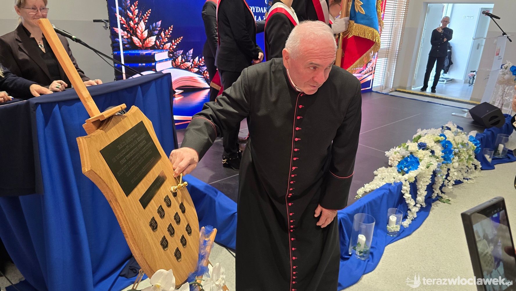 Otwarcie nowego budynku Zespołu Szkół w Kowalu i sztandar