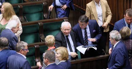 Tusk czy Kaczyński? Tak wskazali Polacy