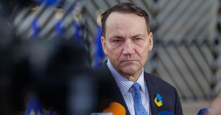 "Powszechne niezadowolenie". Sikorski krytykuje Węgry