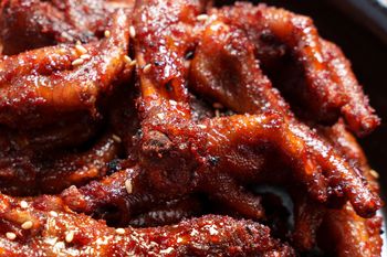 Większość nie może nawet na nie patrzeć. Nasi dziadkowie wiedzieli, że to świetne źródło kolagenu