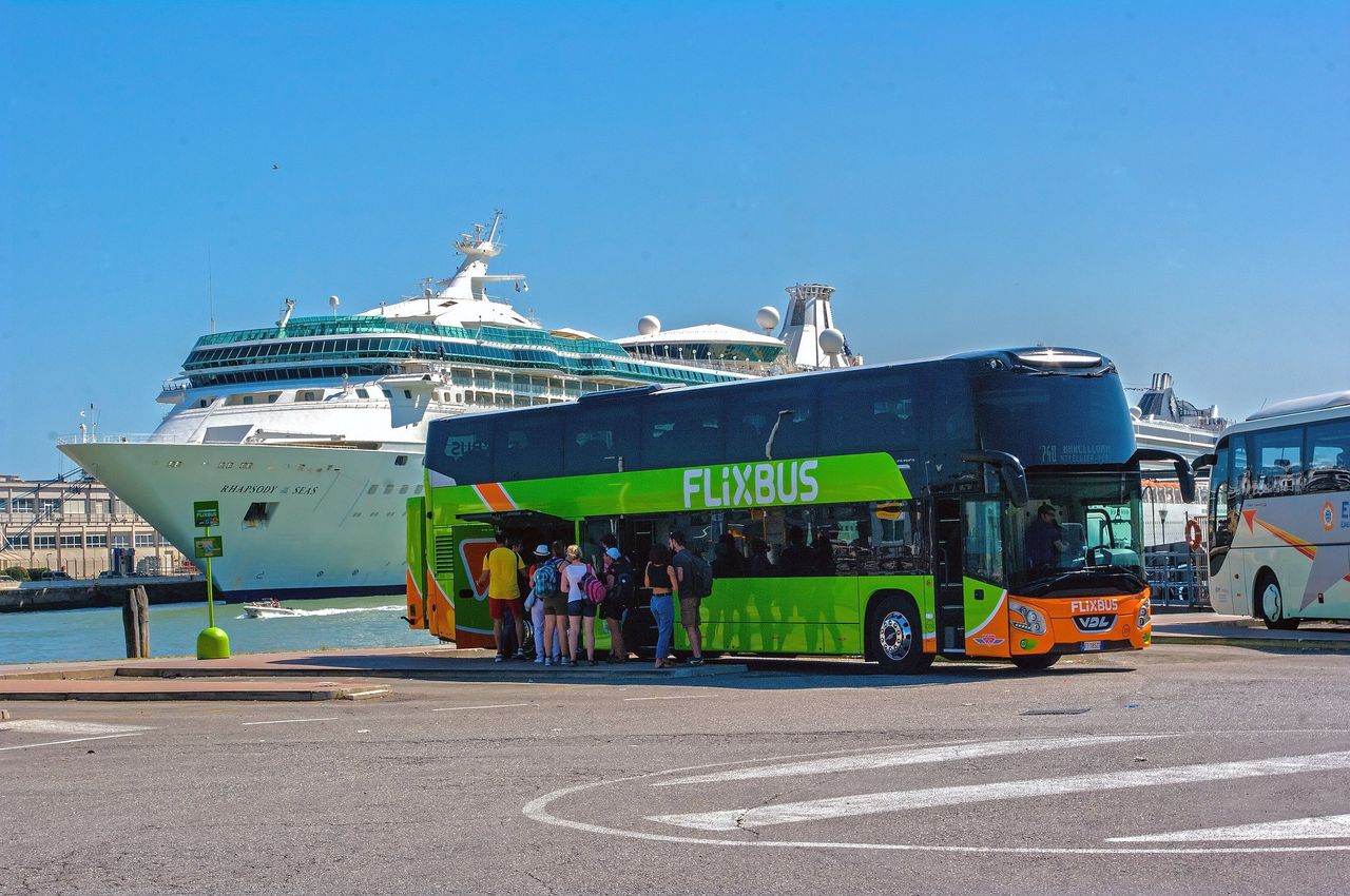 Wrocław. Koronawirus w autobusie Flixbusa. Sanepid apeluje do podróżnych